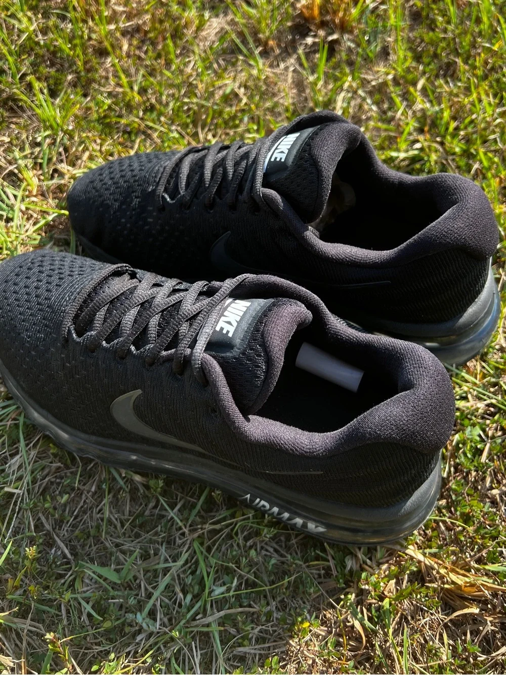 CLEAN Nike size 9 Womens Air Max 2017 Black running shoes